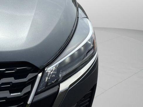 Certified 2024 Nissan Kicks SR FWD image 17