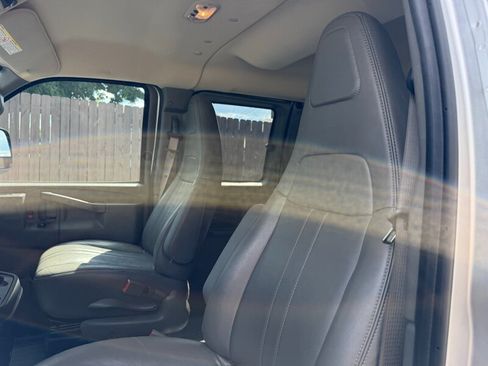 Used 2024 GMC Savana 3500 LS RWD image 18