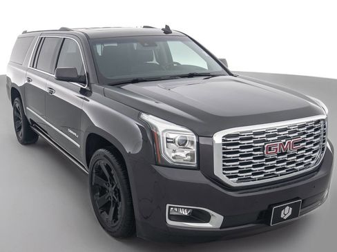 Used 2018 GMC Yukon XL Denali w/ Denali Ultimate Package AWD/4WD image 1