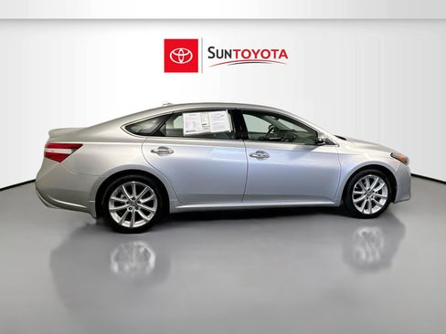 Used 2014 Toyota Avalon Limited image 2