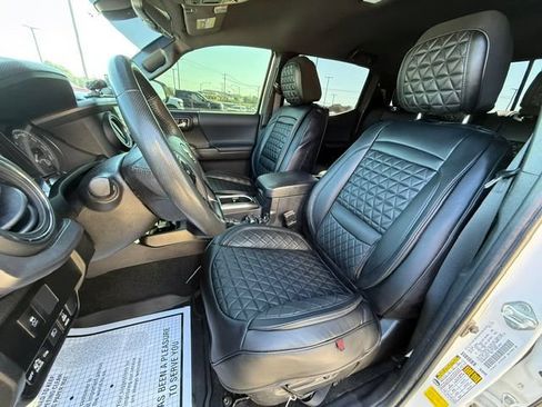Used 2023 Toyota Tacoma TRD Off-Road AWD/4WD image 10