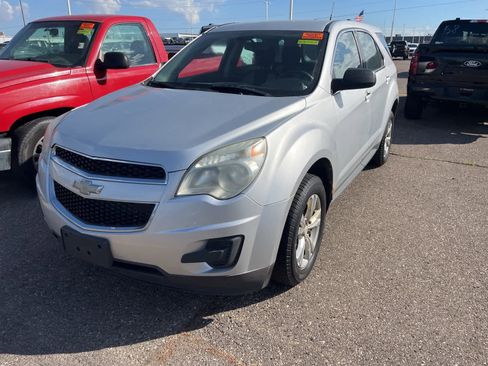 Used 2011 Chevrolet Equinox LS image 2