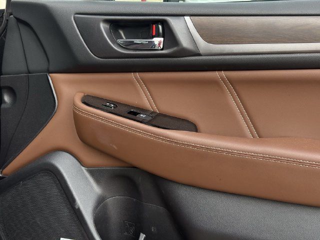 Used 2017 Subaru Outback 3.6R Touring AWD/4WD image 28