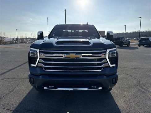 Used 2024 Chevrolet Silverado 2500 High Country w/ Technology Package image 7