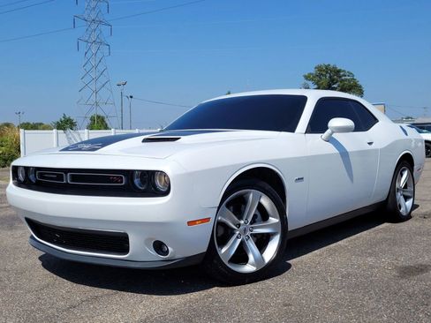 Used 2015 Dodge Challenger R/T w/ Quick Order Package 28B R/T image 28