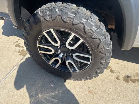 Certified 2023 Chevrolet Colorado Trail Boss w/ Safety Package image 8