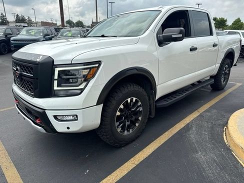 Used 2021 Nissan Titan PRO-4X w/ Pro-4x Convenience Package AWD/4WD image 5