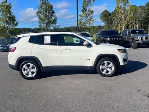 Used 2021 Jeep Compass Latitude w/ Sun and Sound Group FWD image 8
