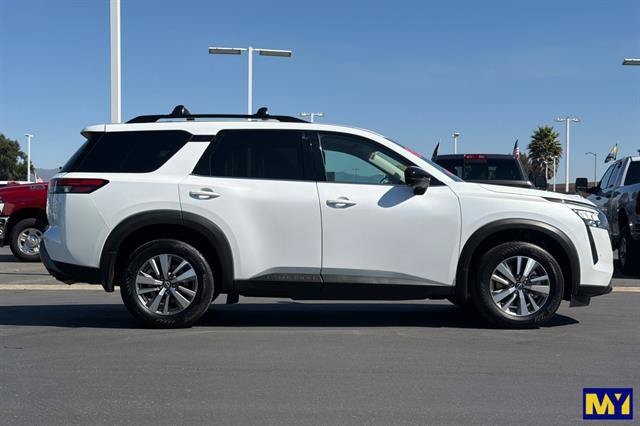 Used 2026 Nissan Pathfinder SL AWD/4WD image 3