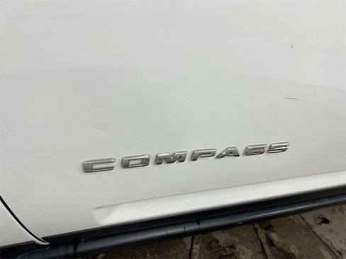 Used 2016 Jeep Compass Latitude image 23