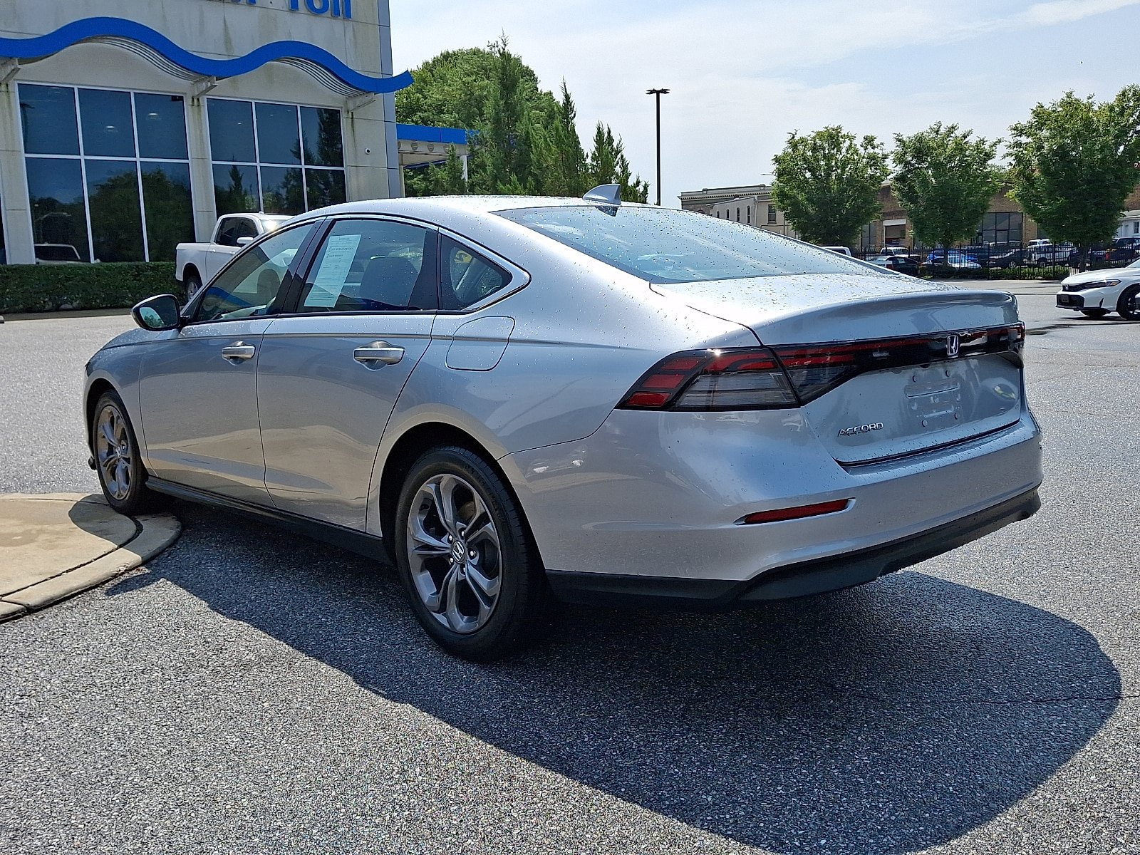 Used 2024 Honda Accord EX image 4