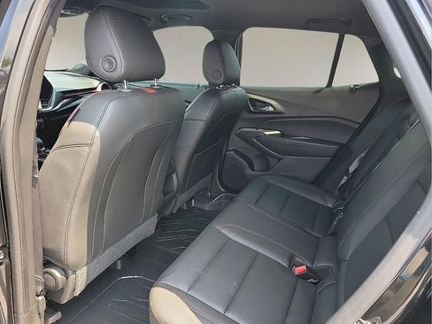 Used 2024 Chevrolet Trax RS w/ Sunroof Package FWD image 9
