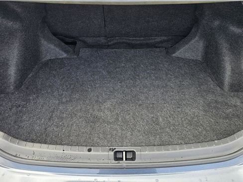 Used 2019 Toyota Corolla LE image 6