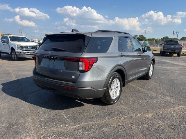 Used 2025 Ford Explorer Active RWD image 10