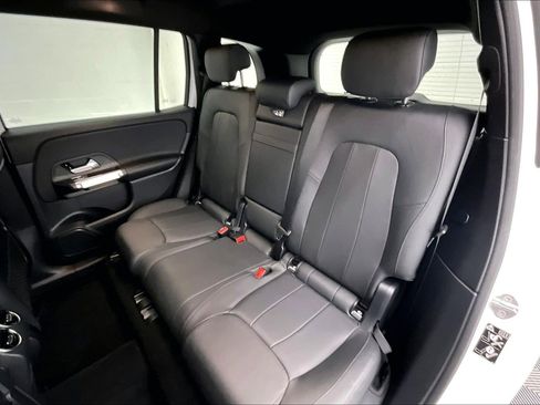 Certified 2022 Mercedes-Benz GLB 250 image 17