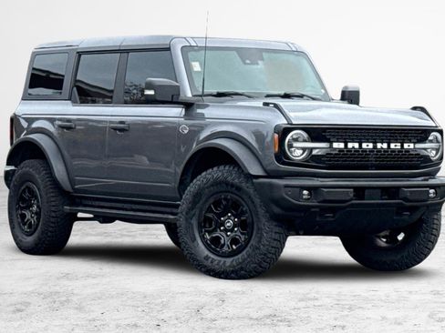 Used 2022 Ford Bronco Wildtrak image 2