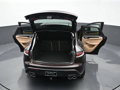 Certified 2026 Porsche Macan AWD/4WD image 33