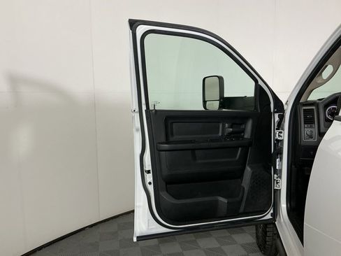 Used 2018 RAM 3500 Tradesman w/ Chrome Appearance Group image 13