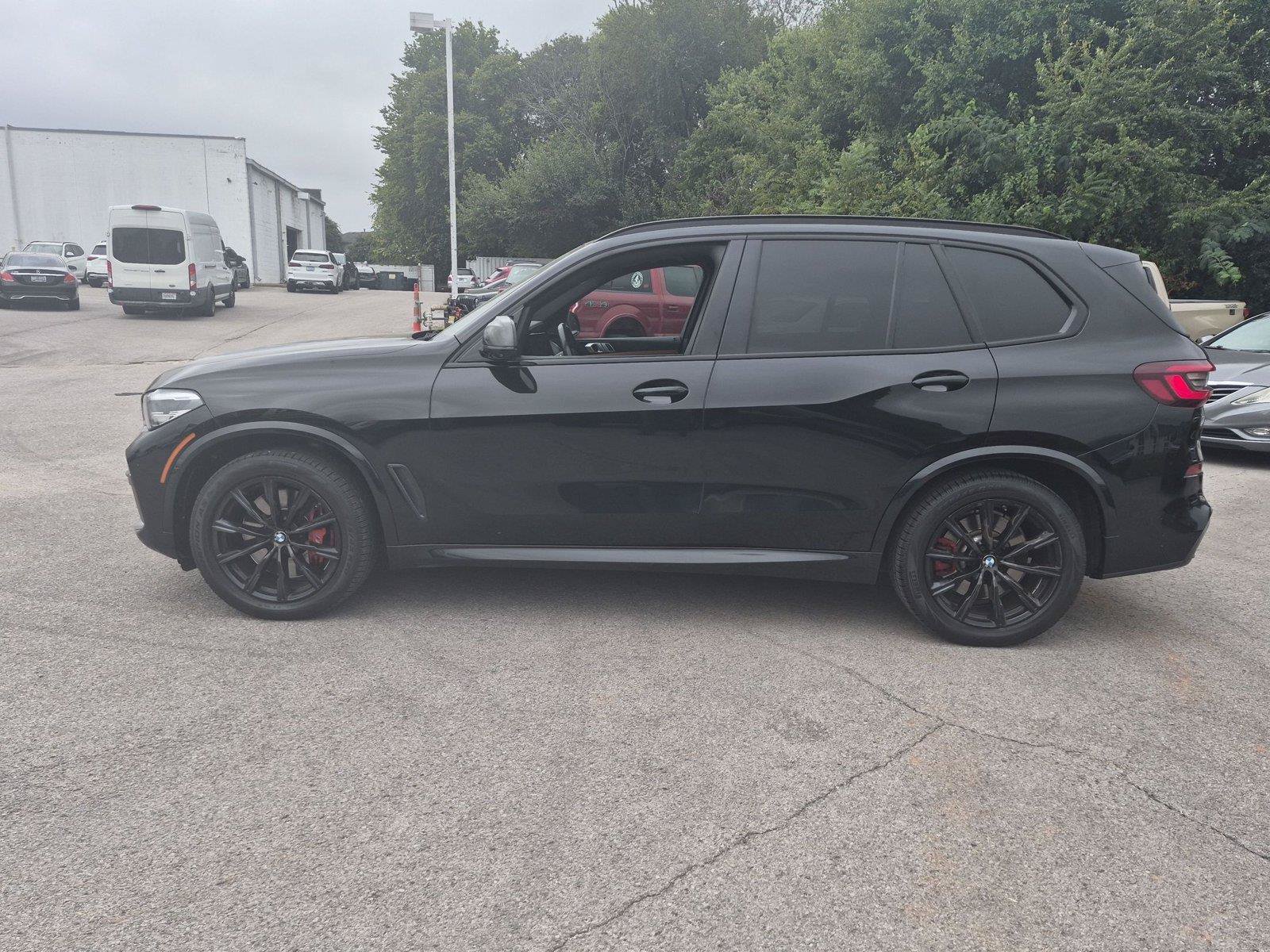 Used 2021 BMW X5 M50i AWD/4WD image 2