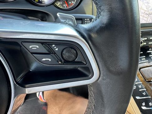 Used 2018 Porsche Cayenne Platinum Edition w/ Premium Package image 33