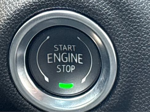 Used 2025 Chevrolet Silverado 1500 Custom image 6