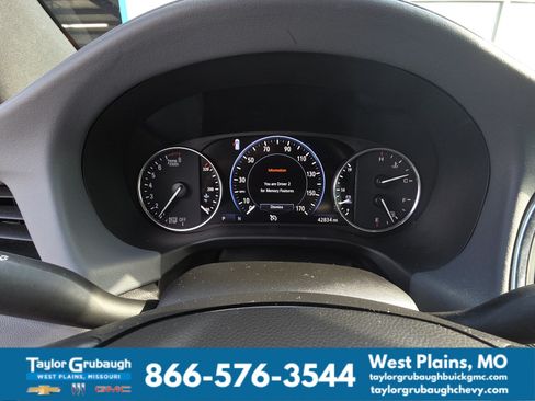 Used 2022 Buick Enclave Premium FWD image 9
