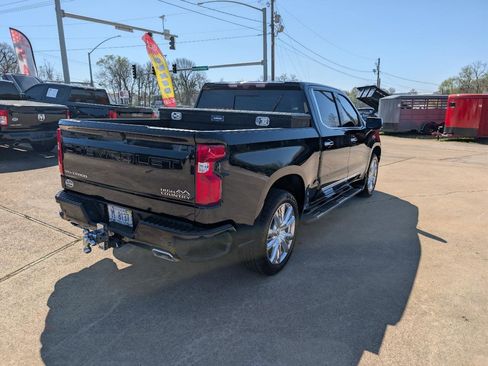 Used 2022 Chevrolet Silverado 1500 High Country w/ High Country Premium Package image 5