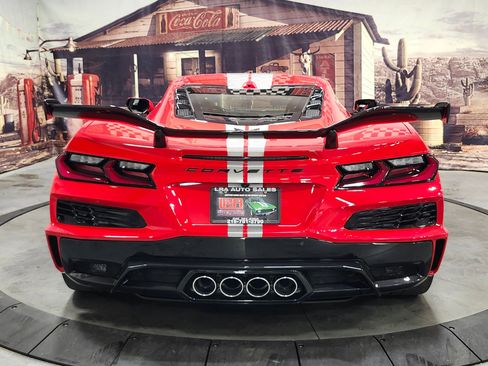 Used 2023 Chevrolet Corvette Z06 w/ Z07 Performance Package image 6