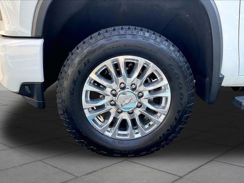 Used 2020 Chevrolet Silverado 2500 High Country w/ Z71 Off-Road Package AWD/4WD image 11