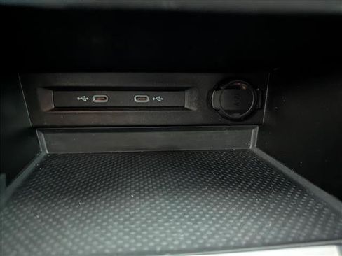 Certified 2023 Volkswagen Tiguan S image 32