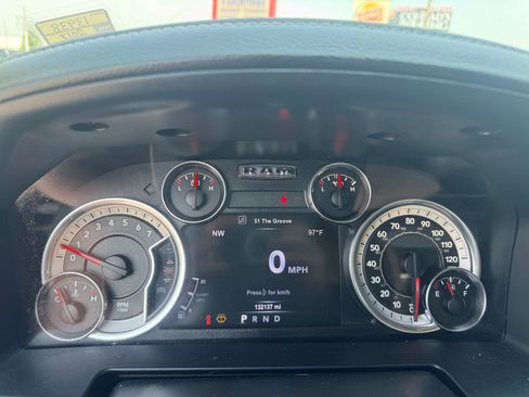 Used 2017 RAM 1500 Laramie w/ Convenience Group AWD/4WD image 13