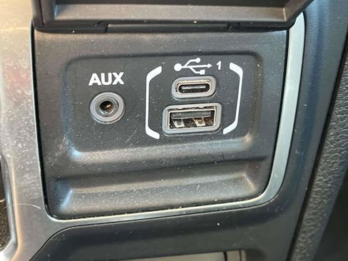 Certified 2024 Jeep Gladiator Sport AWD/4WD image 21