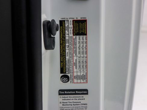 Used 2017 Nissan NV 3500 SL RWD image 30