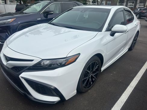 Used 2023 Toyota Camry SE w/ Convenience Package image 2