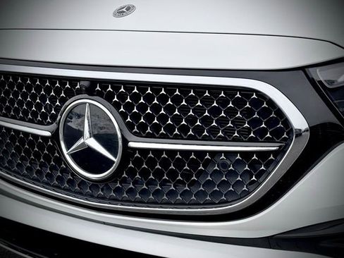 New 2026 Mercedes-Benz E 450 4MATIC Sedan image 3
