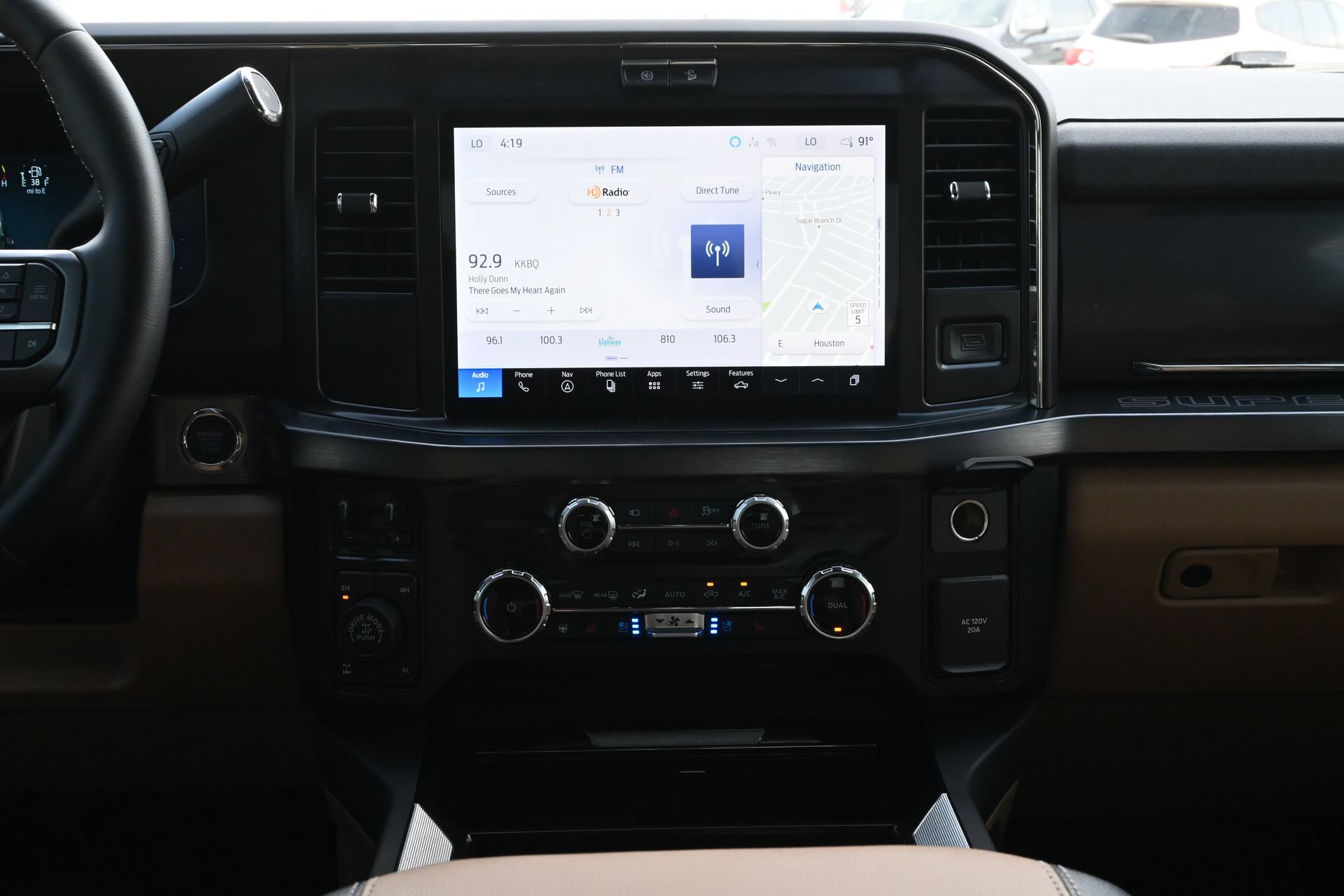 Used 2025 Ford F350 Lariat w/ Tremor Off-Road Package AWD/4WD image 13