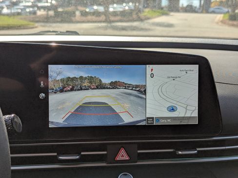 Used 2024 Hyundai Elantra SEL image 20