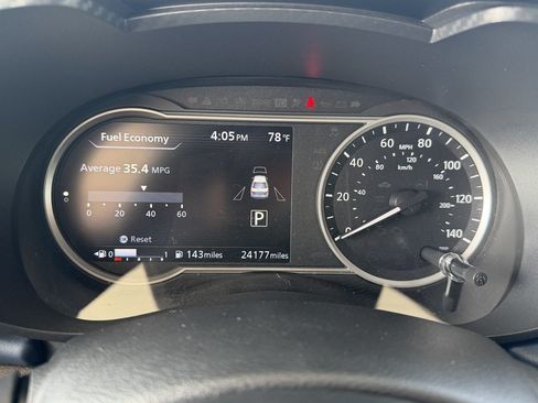 Used 2025 Nissan Versa SV FWD image 15