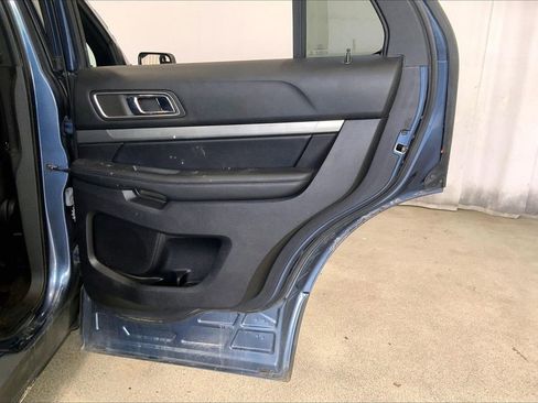 Used 2019 Ford Explorer XLT w/ Class III Trailer Tow Package AWD/4WD image 22