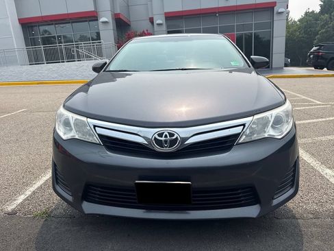 Used 2014 Toyota Camry LE FWD image 2