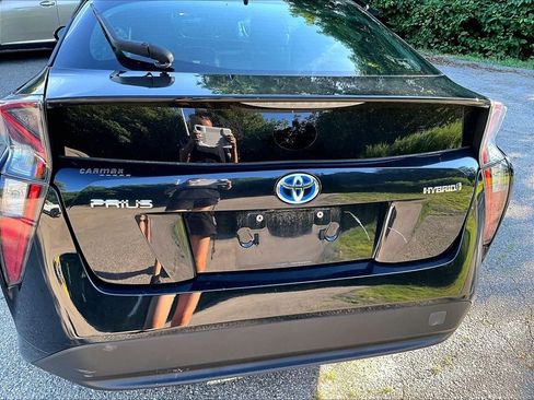 Used 2016 Toyota Prius Three FWD image 10