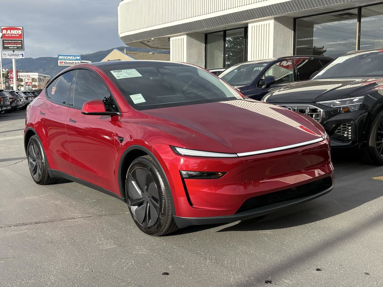 Used 2026 Tesla Model Y Long Range AWD/4WD image 2
