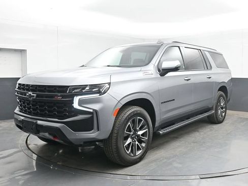Used 2023 Chevrolet Suburban Z71 w/ Luxury Package AWD/4WD image 10
