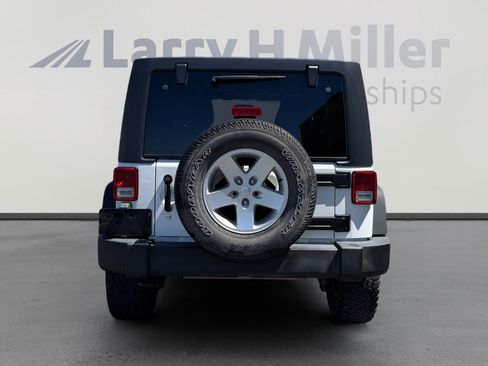 Used 2018 Jeep Wrangler Unlimited Sport S AWD/4WD image 4