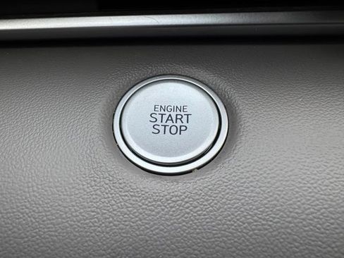 Used 2023 Hyundai Elantra SEL FWD image 17