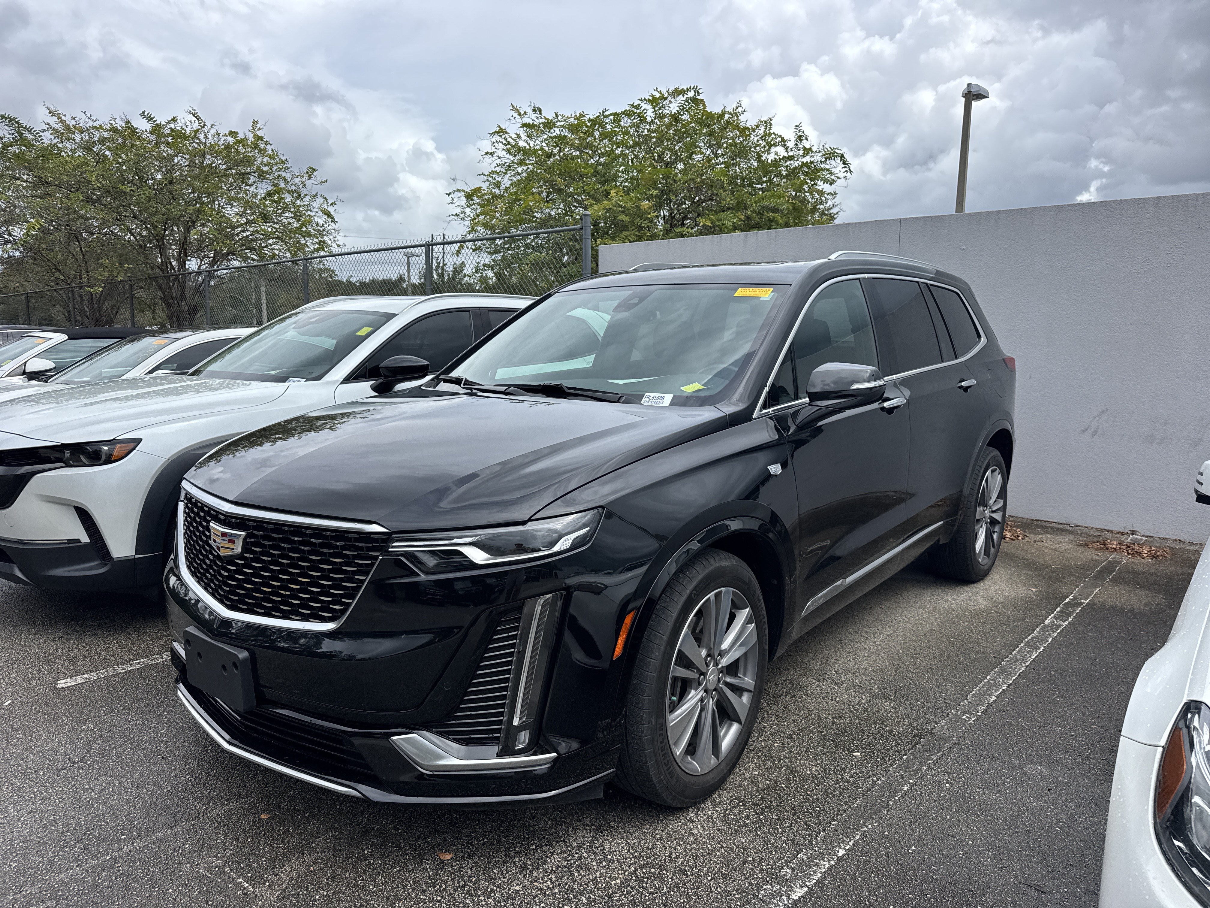 Used 2020 Cadillac XT6 Premium Luxury FWD image 1