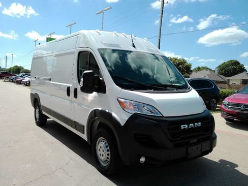 Used 2025 RAM ProMaster 3500 w/ Convenience Group FWD image 4