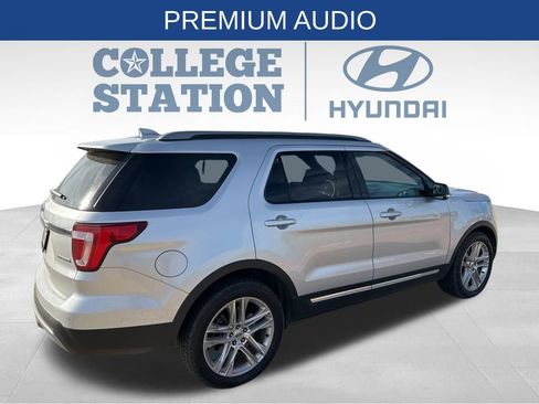 Used 2016 Ford Explorer XLT w/ Equipment Group 202A image 5