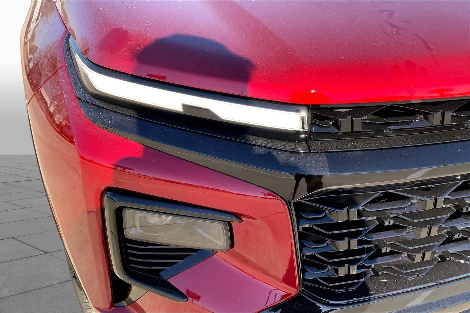 New 2026 Chevrolet Traverse RS w/ LPO, Floor Liner Package FWD image 13