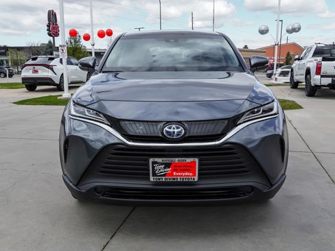 Certified 2024 Toyota Venza LE AWD/4WD image 3